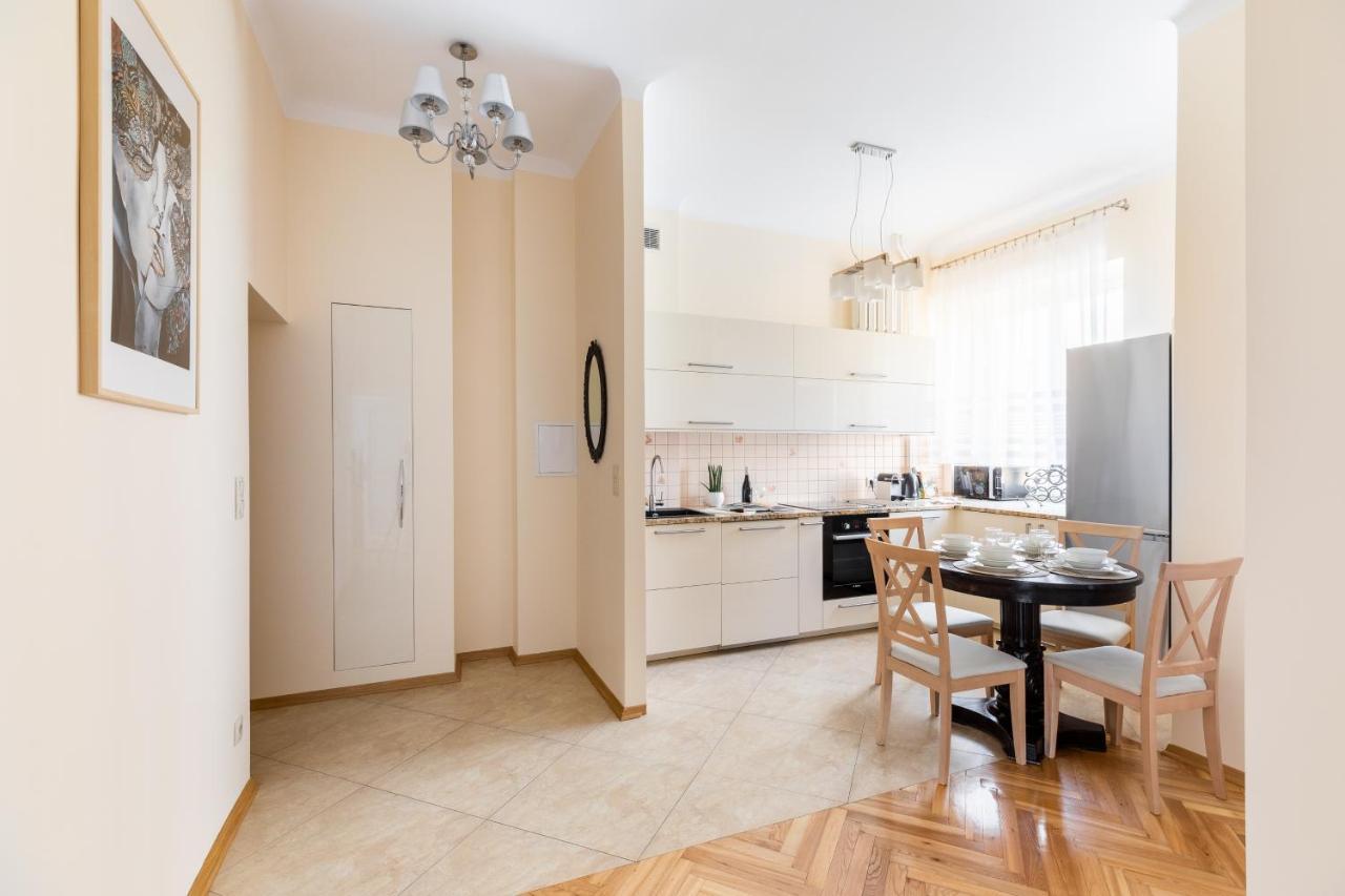 P&O Serviced Apartments Plac Konstytucji วอร์ซอ ภายนอก รูปภาพ